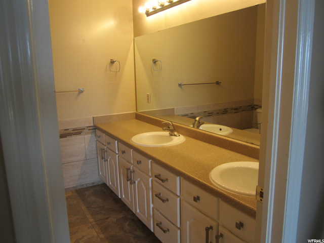 Main Bath upstairs