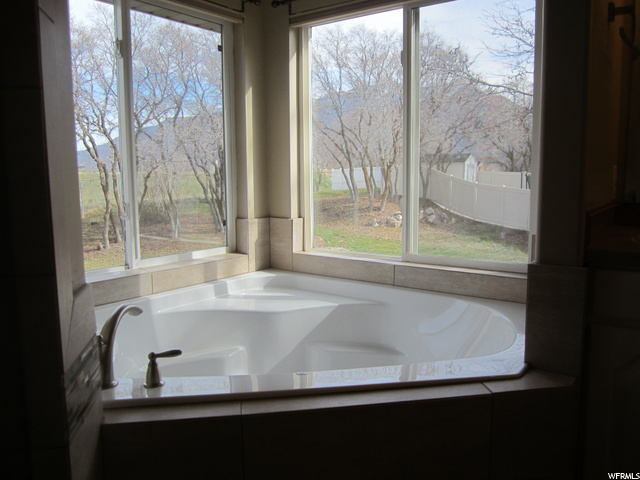 hue soaker tub with VIEWS