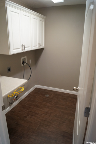 Gas or electric dryer hook ups