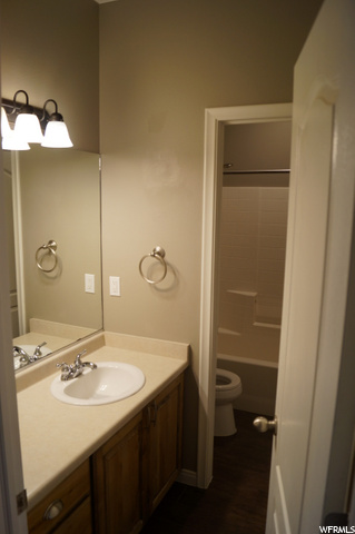Main floor Full Bathroom