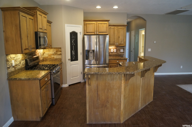 Bi-level cabinets