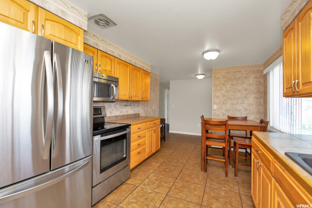 621 W 2300 N, Clinton, UT 84015 — photo 4