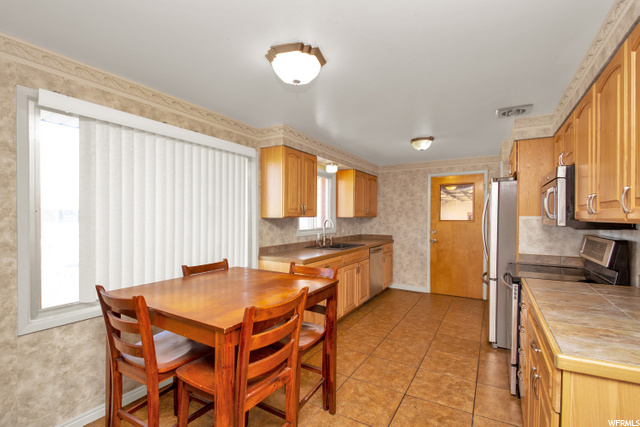 621 W 2300 N, Clinton, UT 84015 — photo 5