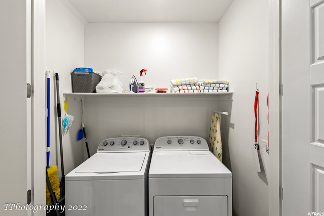 24-Laundry Rm FULL Size Washer & Dryer