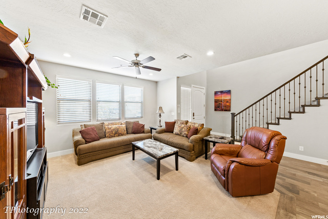 4-Front Foyer Entry & Main Living Rm.