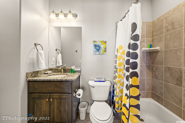 33-Upstairs Bathroom