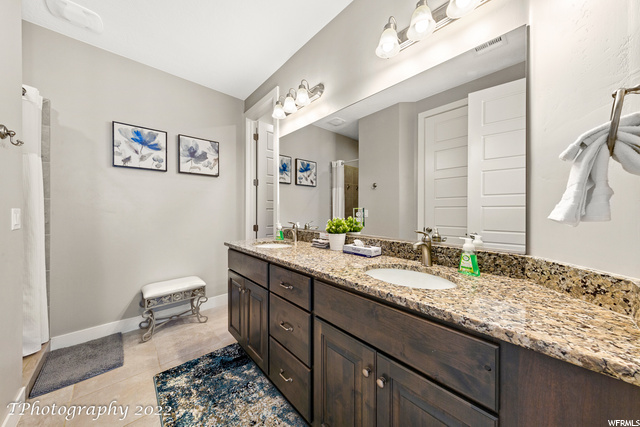 19-Master Bathroom