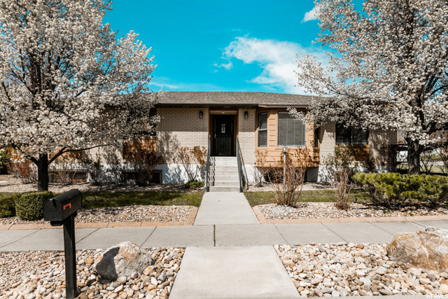 2155 E 10095 S, Sandy, UT 84092 — photo 2