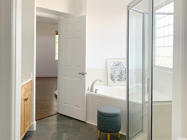 Jetted Tub/Shower