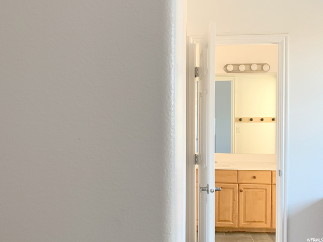 Jack/Jill Bathroom