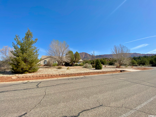 1371 E Red Sage Ln, Apple Valley, UT 84737 — photo 2