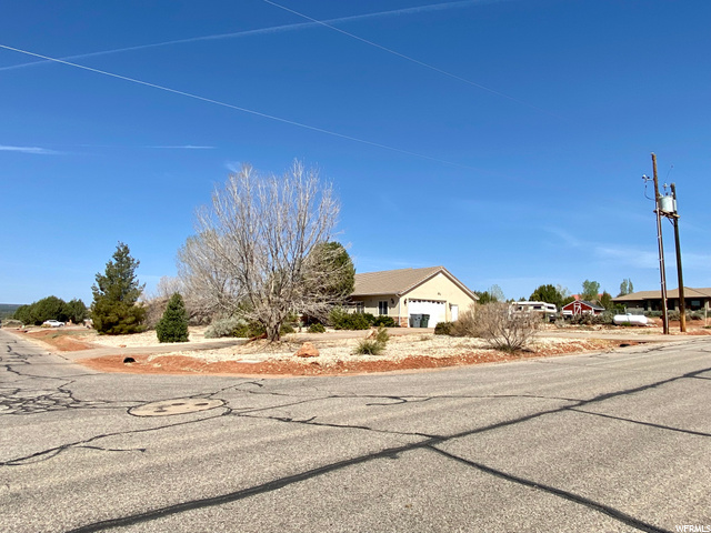 1371 E Red Sage Ln, Apple Valley, UT 84737 — photo 5