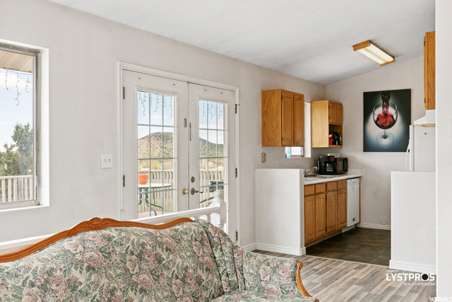 207 E Red Hill Rd, Central, UT 84722 — photo 4