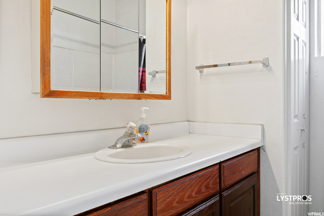 207 E Red Hill Rd, Central, UT 84722 — photo 9