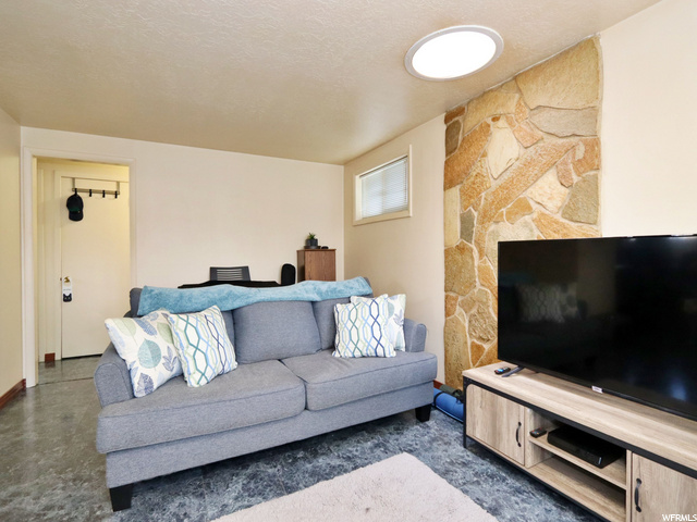 826 S Birch St E, Clearfield, UT 84015 — photo 6