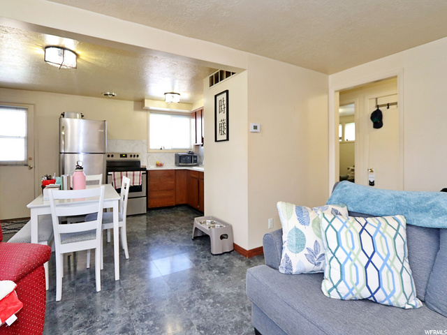 826 S Birch St E, Clearfield, UT 84015 — photo 5