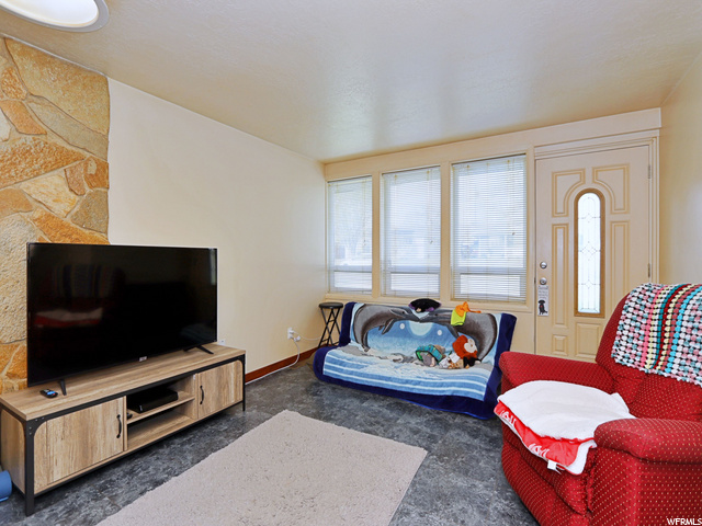 826 S Birch St E, Clearfield, UT 84015 — photo 7