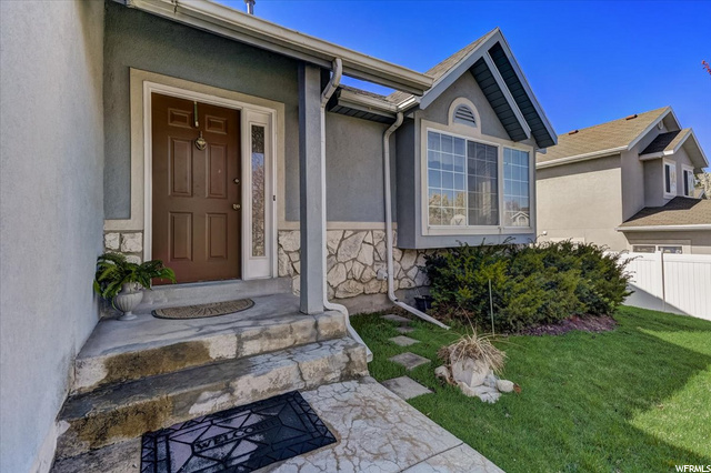 1138 E Pear Tree Dr, Sandy, UT 84094 — photo 2