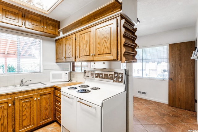 104 E 470 N, Bountiful, UT 84010 — photo 7