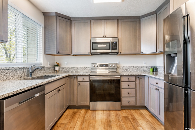 413 S 925 E, Layton, UT 84041 — photo 7