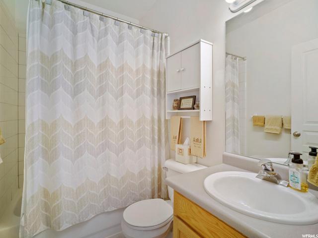 910 S Courtyard Ln E, Centerville, UT 84014 — photo 10