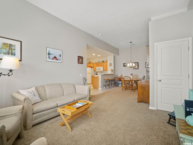 910 S Courtyard Ln E, Centerville, UT 84014 — photo 9
