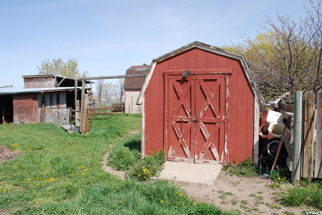 Storage shed