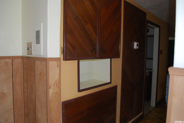 Hall storage