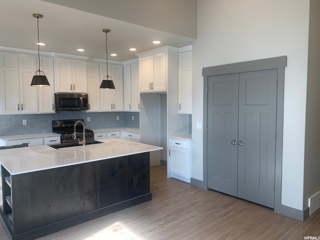 559 N 1725 W, Clinton, UT 84015 — photo 4