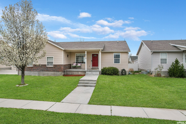 2114 E Juniper Dr N, Eagle Mountain, UT 84005 — photo 2