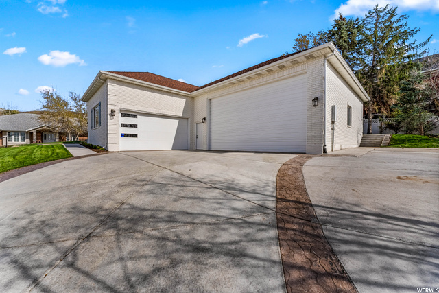 137 W Sterling Dr S, Bountiful, UT 84010 — photo 2