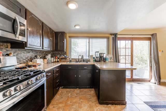 5213 S 2500 W, Roy, UT 84067 — photo 9