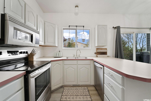 1044 E Castle Rock Rd, Sandy, UT 84094 — photo 7