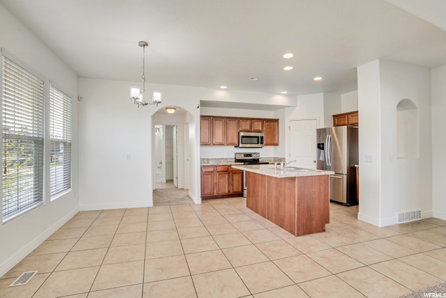 39 E Resaca Dr S, Sandy, UT 84070 — photo 6