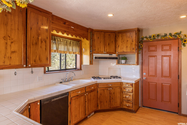 682 E Mule Deer Rd, Central, UT 84722 — photo 6