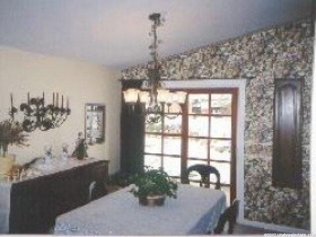8425 Mesa Dr, Sandy, UT 84093 — photo 4