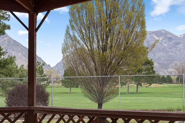 Relax in the shade of your gazebo while enjoying unobstructed views of mountains and golf course!