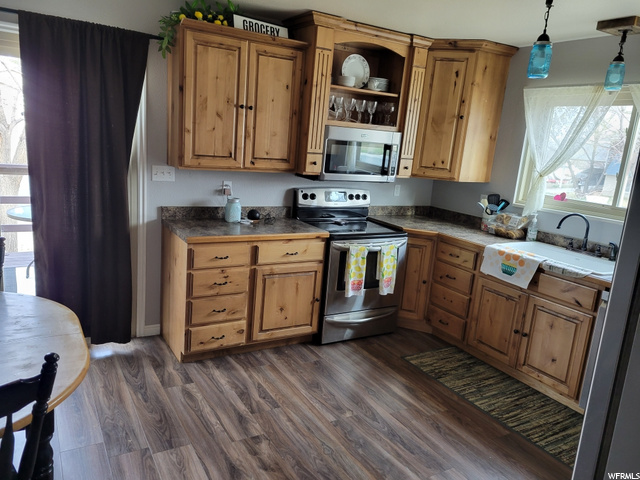 450 Ferron Dr, Ferron, UT 84523 — photo 8