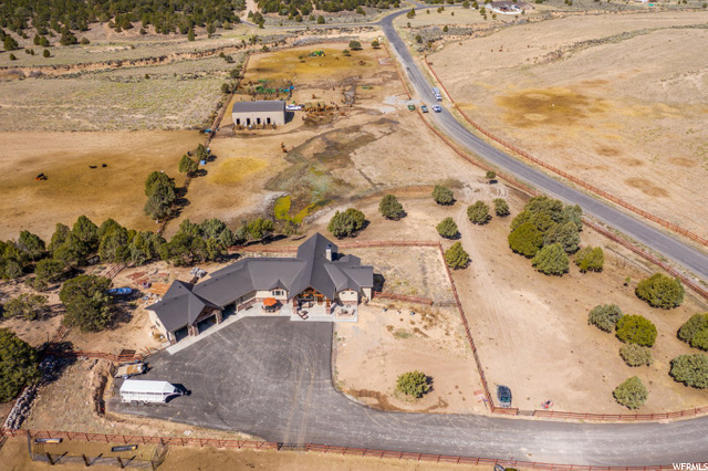 2420 E Paunsaugunt Cliffs Dr, Hatch, UT 84735 — photo 2