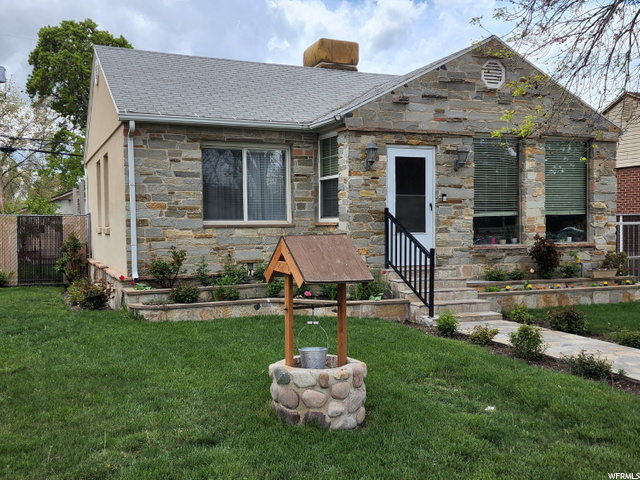 1453 S Utahna Dr, Salt Lake City, UT 84104