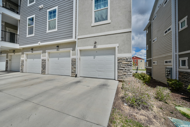 1 car garage