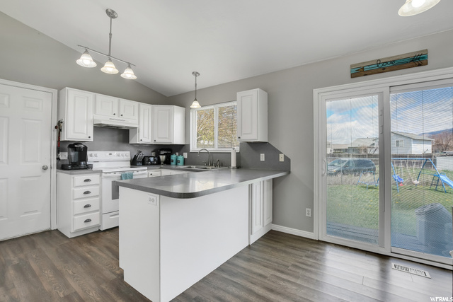 155 E Willow Ln, Garland, UT 84312 — photo 9