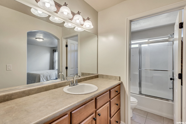 Upstairs Master Bathroom
