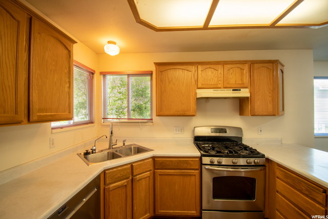 8428 S 300 E, Sandy, UT 84070 — photo 2