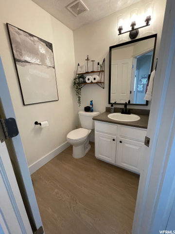 Main Floor 1/2 Bath