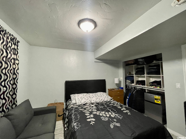 bedroom e on basement