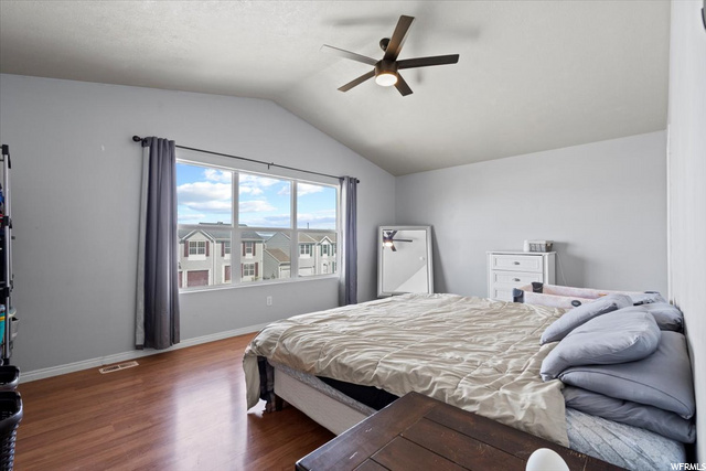 MasterBedroom (1)
