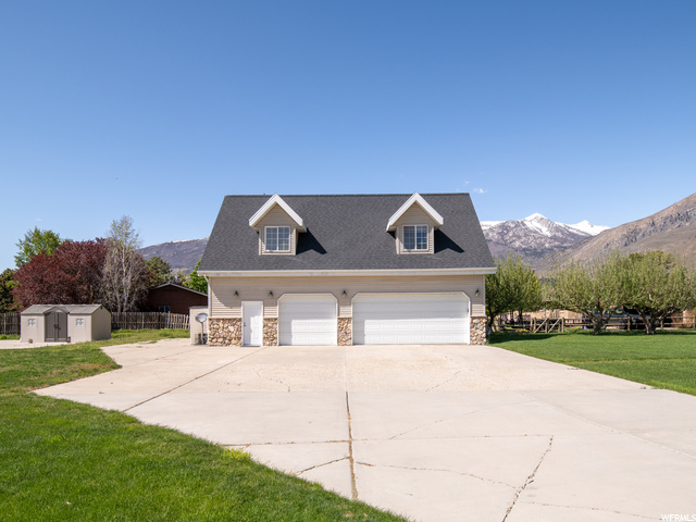 3 Car Detached Garage