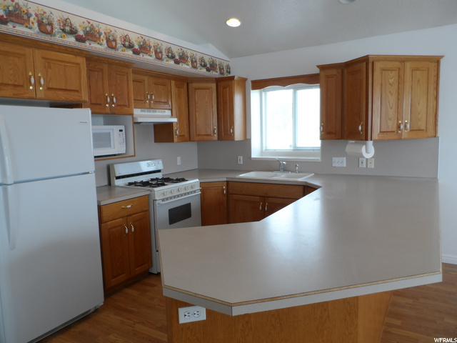 895 E Main St, Wellsville, UT 84339 — photo 10