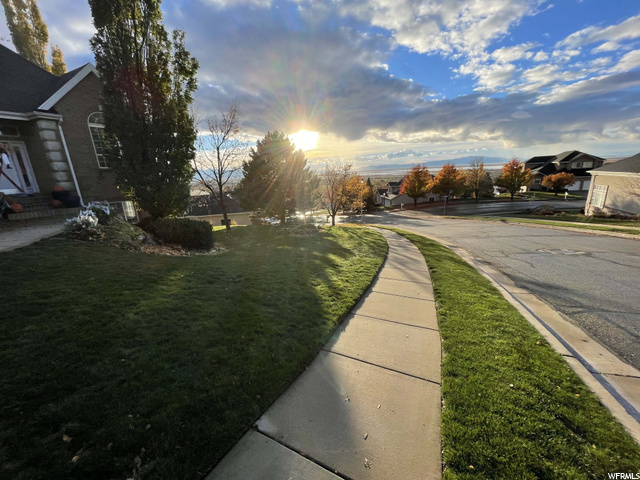 154 E Carrington Ln N, Centerville, UT 84014 — photo 4